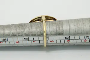 31-  Klassiek model 14krt gouden ring met grote lapis lazuli edelsteen kopen? Bied vanaf 240!