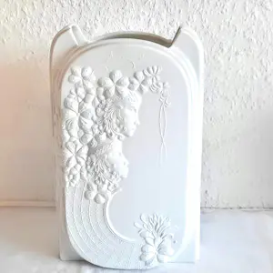 A.K. Kaiser Porzellan - Op Art Vase Bisquit Porzellan Design Wolfgang Gawantka signiert 70er Jahre kopen? Bied vanaf 90!