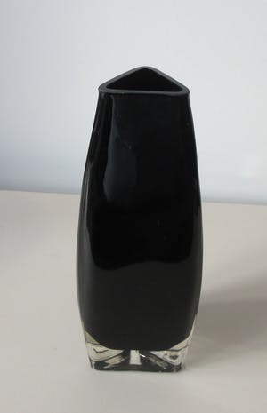 Krosno - Dubbelwandige zwart en blank glazen Triangel vaas kopen? Bied vanaf 25!