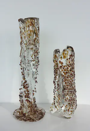 Bernard Heesen - de Oude Horn / Twee unieke en grote rood-bruin gespikkelde vazen kopen? Bied vanaf 350!