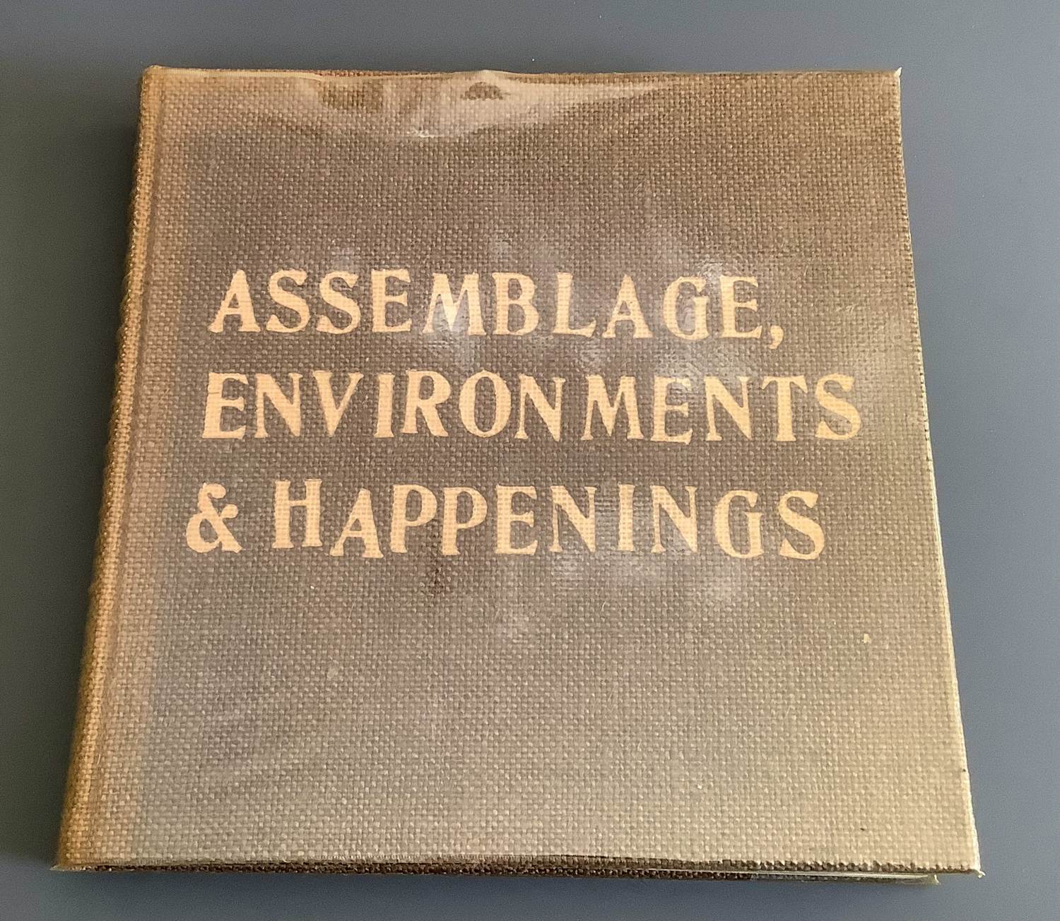 AcheterAllan Kaprow - Assemblage, Environments & Happenings? Enchérissez de 225!