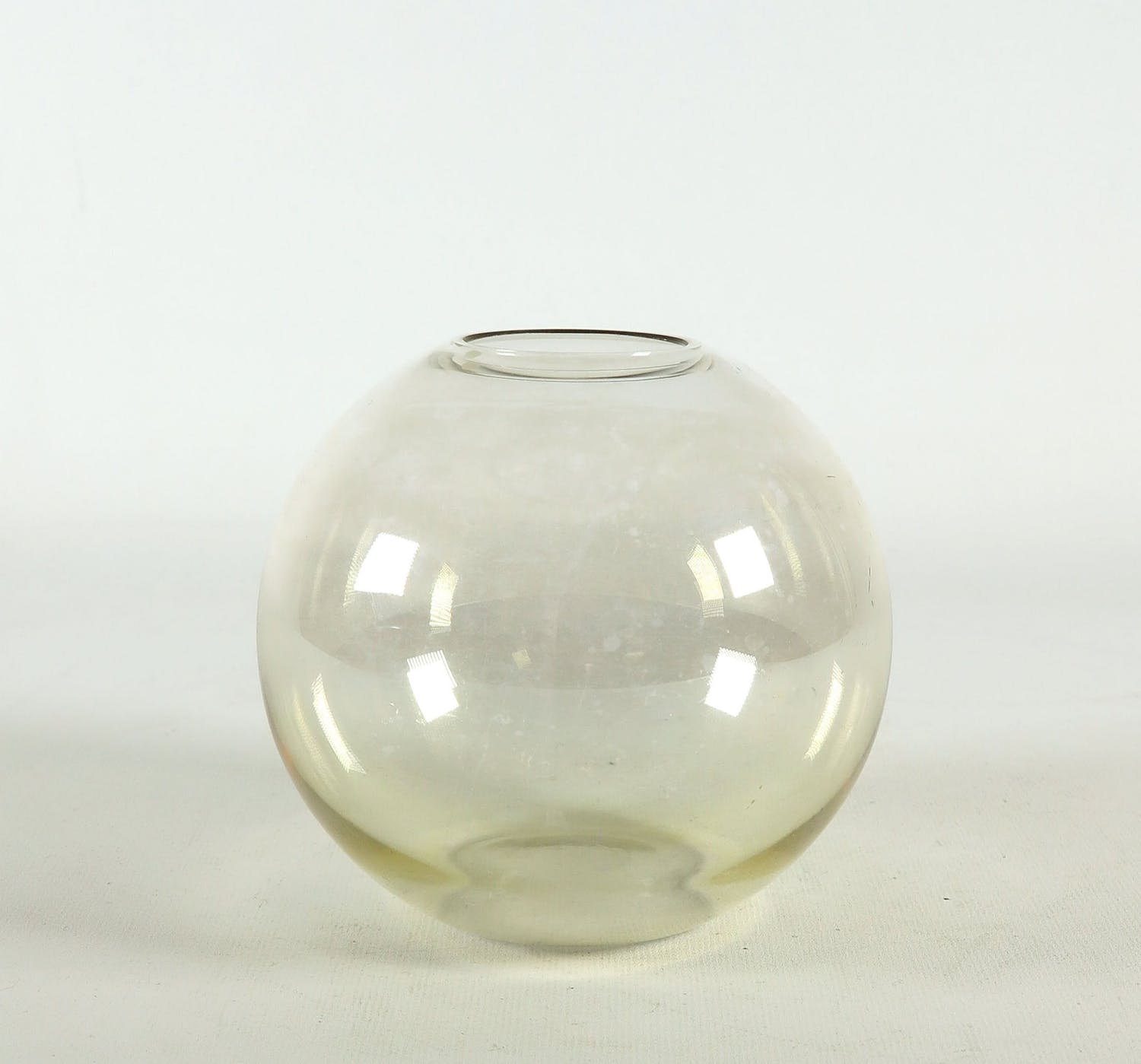 Andries Dirk Copier Glas, Bolvaas met lusterglazuur door Glasfabriek