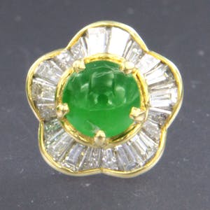 18K Goud - geel gouden oorknoppen bezet met jade en taper geslepen diamanten kopen? Bied vanaf 750!