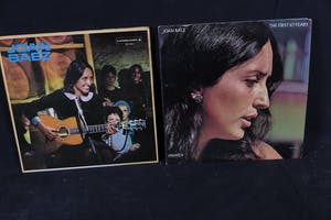 Joan Baez - 2 Albums - Joan Baez + (Dubbel LP )The First 10 Years kopen? Bied vanaf 5!