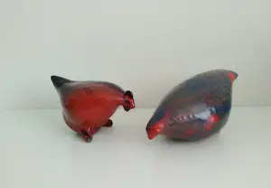 Niet of onleesbaar gesigneerd - Fantasiekippen, unieke sculpturen, keramiek kopen? Bied vanaf 1!