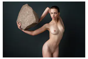 Lidiia Khaikara - Steen kopen? Bied vanaf 75!