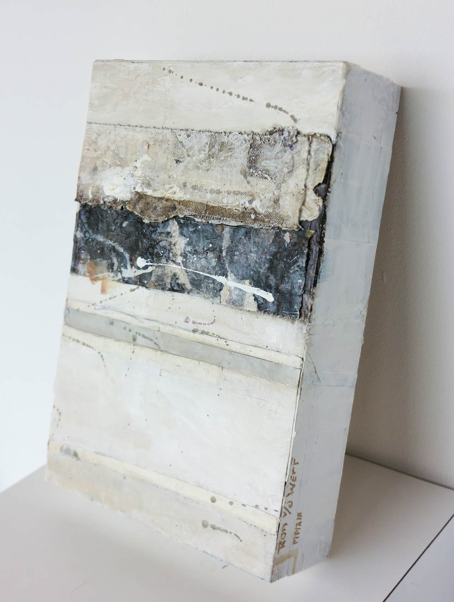 Buy Ron van der Werf - Uniek werk in gemengde techniek op hout / wandobject, Zonder titel? Bid from 125!