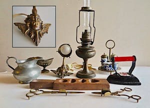 Curiosa - Collectie klein antiek (9): Engeltjeslampje, Olielamp, Kaarslontenknippers etc. kopen? Bied vanaf 1!