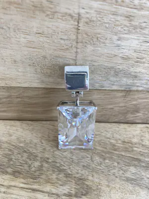 Zilveren hanger met rechthoekig facet geslepen zirkonia kopen? Bied vanaf 59!
