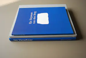 Eja Siepman van den Berg - 3x: o.a. Gesign. boek (fotogr. A. Etoundi Essamba) & Gesign. boek Jan Verschoor kopen? Bied vanaf 50!