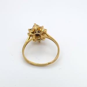 18kt gouden saffier ring   met simulanten diamantmaat 52/16,50, 2,84 gr kopen? Bied vanaf 120!
