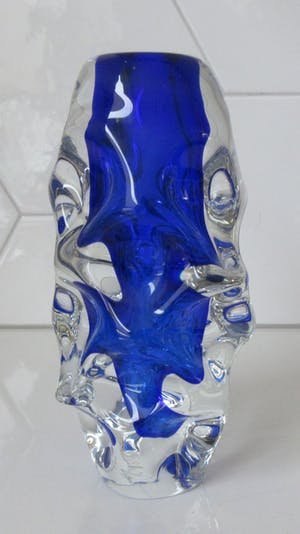 Jan Beranek - Cobalt blauwe dikwandige kunstglazen vaas kopen? Bied vanaf 45!