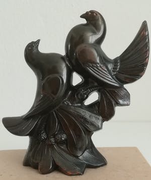 Brons (Onbekend) - Prachtig gedetailleerd sculptuur met duifjes, Art Déco kopen? Bied vanaf 60!