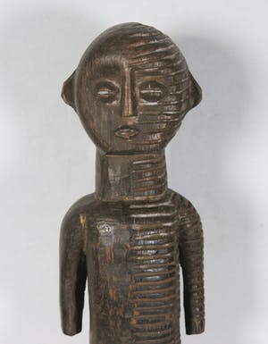 Ngbaka - Zwaar houten beschermbeeld met voor de helft scarificaties kopen? Bied vanaf 1!