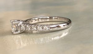 14 karaat witgouden ring met diamanten ca  0.36 ct kopen? Bied vanaf 400!