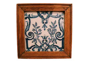 Porceleyne Fles - Drie antieke Delftsblauwe tegels van geglazuurd aardewerk, 17e eeuw. kopen? Bied vanaf 64!