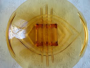 Sklo Union - Rudolfova - Carl Stolzle art deco schaal persglas kopen? Bied vanaf 1!