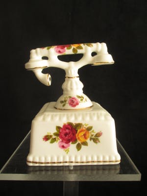 Niet of onleesbaar gesigneerd - 12 porseleinen miniaturen - Engeland - Cottage Rose kopen? Bied vanaf 1!