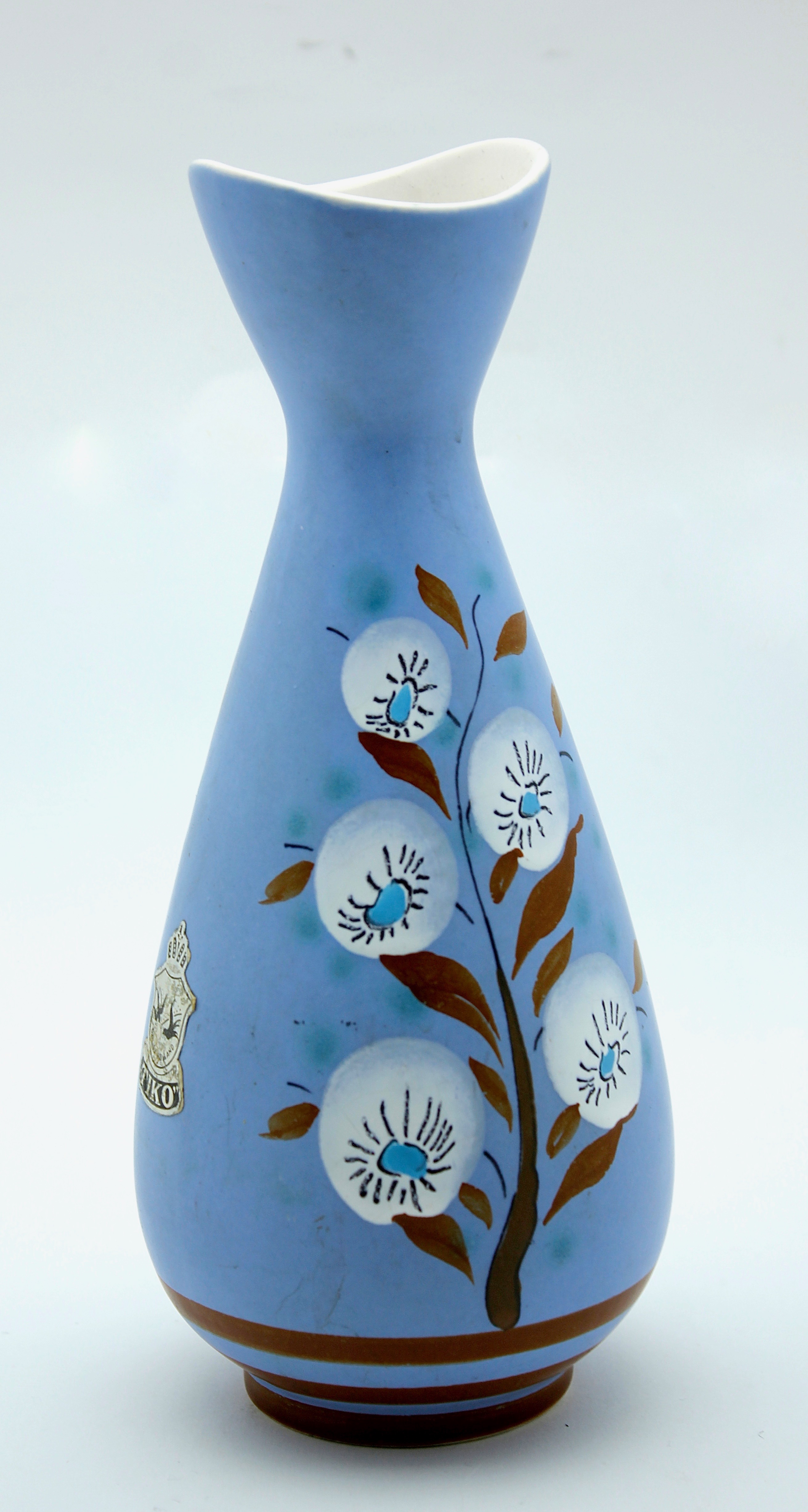 Plateelbakkerij Tiko - Blauwe vaas met handgeschilderd floraal decor 'Lucien' - 1950's kopen? Bied vanaf 19!