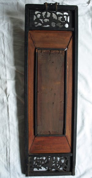 Curiosa - Keramieken tegel in gestoken houten paneel , Oosterse voorstelling kopen? Bied vanaf 1!