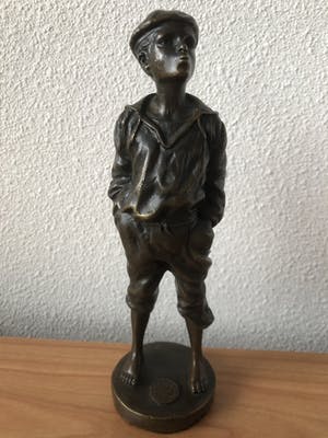 Victor Szczeblewski - Prachtig bronzen beeld - Whistling Boy - van een blootsvoets fluitend jongetje. kopen? Bied vanaf 85!