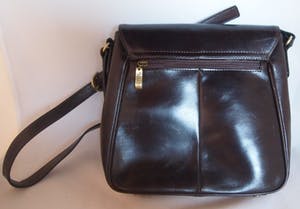 Niet of onleesbaar gesigneerd - Vintage bruin leren Crossbody Bag van Claudio Ferricci kopen? Bied vanaf 10!
