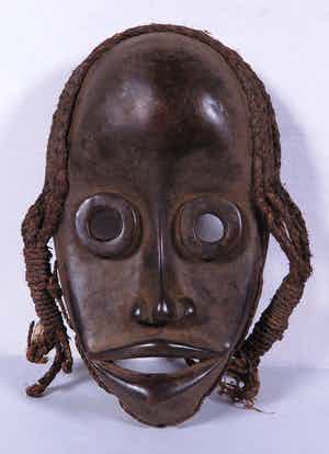 Dan - Masker met haar van gevlochten touwen verkocht voor € 1!