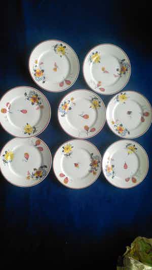 Royal Limoges - 8 fijn porseleinen schoteltjes verkocht voor € 19!