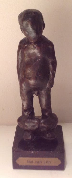 Nel van Lith - Jongetje met afgezakte broek kopen? Bied vanaf 150!