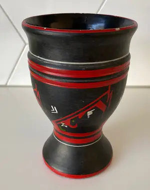 Kunstaardewerkfabriek Ed. Antheunis - Twee koudlak platelen vazen decor Irma kopen? Bied vanaf 1!