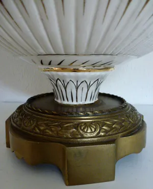 Real Fabbrica Capodimonte - Een mooie grote Italiaanse coupe op koperen voet. kopen? Bied vanaf 50!