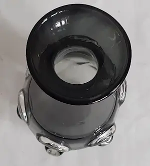 Jan Beranek - Rookgrijze (smoky grey) dikwandige ambachtelijk geblazen glazen vaas kopen? Bied vanaf 49!