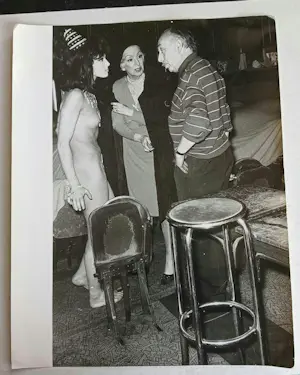 Chanel - Vizo foto Coco Chanel met naakt model kopen? Bied vanaf 75!