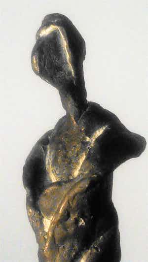 Annelies van Herk - Types zoals vermeld op onderzijde sokkel verkocht voor € 149!