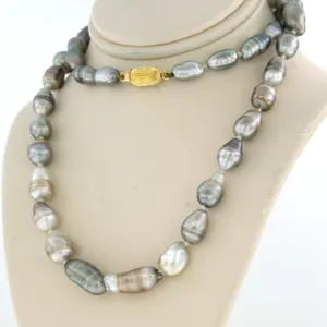 18k gouden slot aan een parelcollier - 50 cm kopen? Bied vanaf 125!