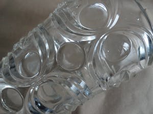 Niet of onleesbaar gesigneerd - Zware vaas van helder persglas Italie kopen? Bied vanaf 1!