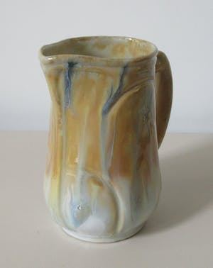 Niet of onleesbaar gesigneerd - Art deco Franse aardewerken waterkan kopen? Bied vanaf 1!