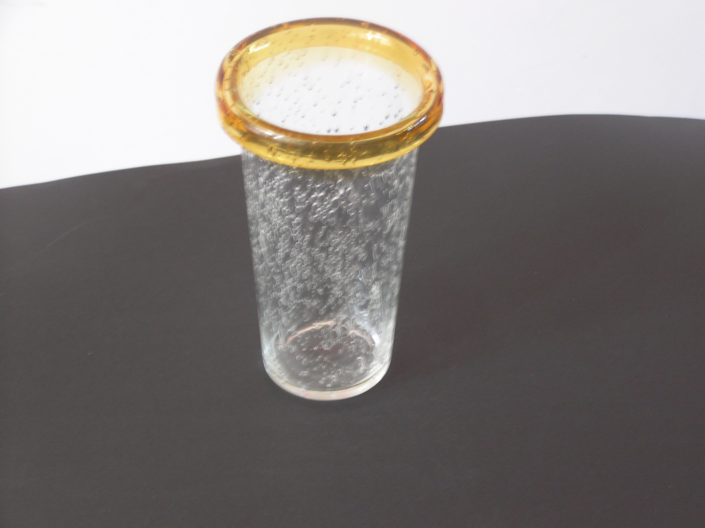 Niet of onleesbaar gesigneerd - Kraagvaas met bubbels kopen? Bied vanaf 1!