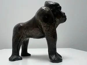 Hil Andringa - bronzen sculptuur | 'Gorilla Babor' 1965 kopen? Bied vanaf 1!