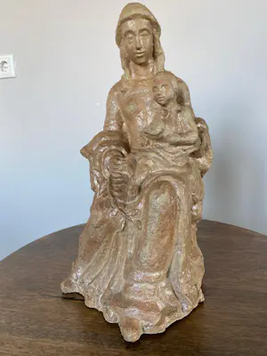 Suzanne Nicolas - Madonna met Kind, met een Vredesduif in de armen. kopen? Bied vanaf 250!