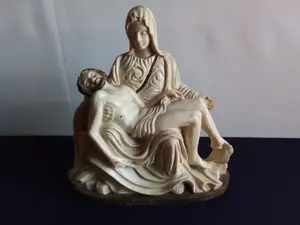 Niet of onleesbaar gesigneerd - Fraaie groep van 3 religeuze beelden kopen? Bied vanaf 1!