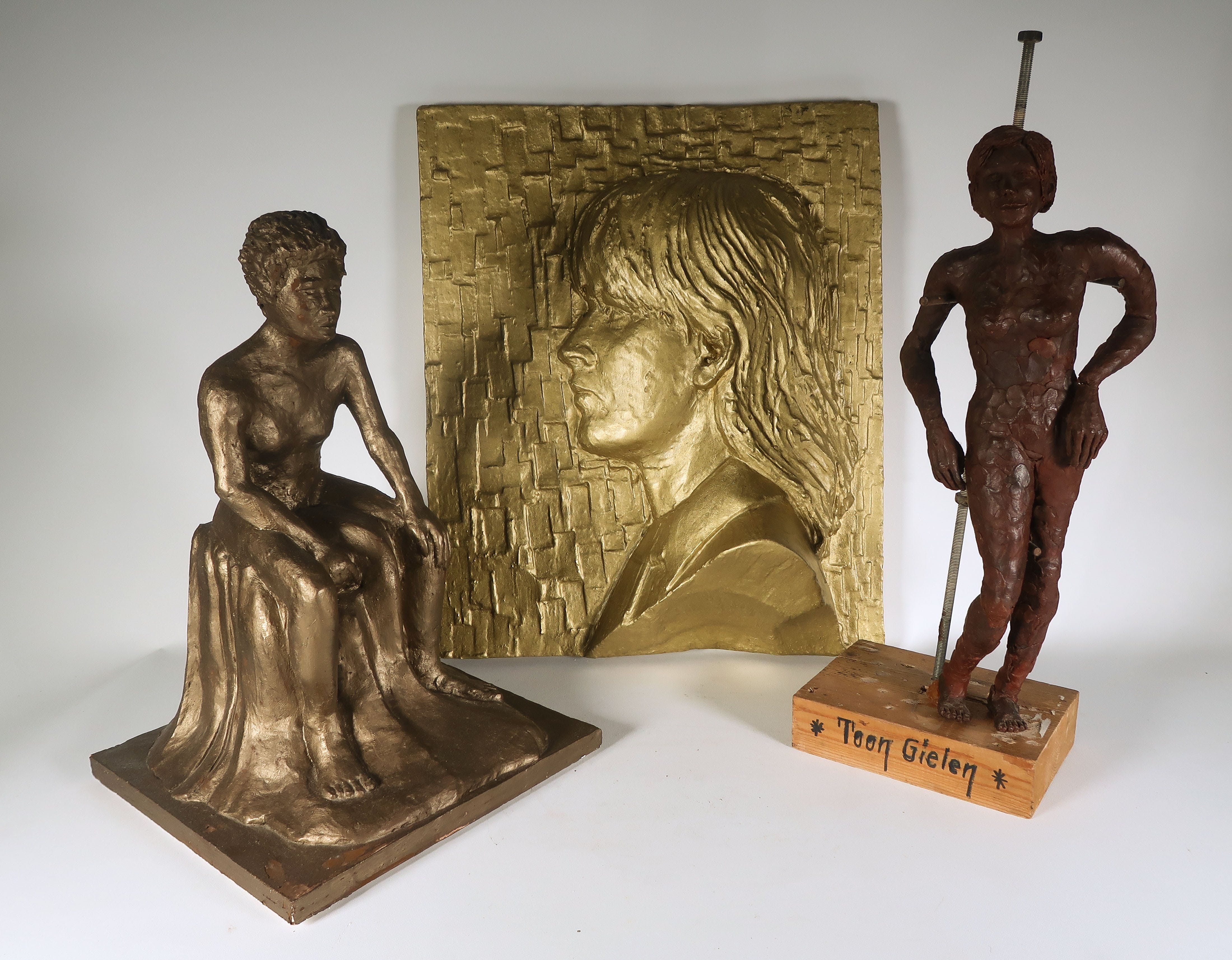 Toon Gielen - (Beschilderd) keramiek en was, Lotje van diverse sculpturen kopen? Bied vanaf 1!