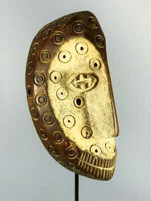 Lega - 200627 - Tribal used African Lega Bwami mask - Congo. verkocht voor € 35!