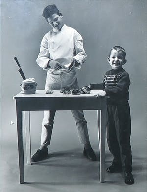 Paul Huf - Foto, lot van twee los ingelijste portretten van o.a. de kinderen van Jo Spier kopen? Bied vanaf 1!