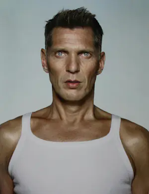 Erwin Olaf - gesigneerd Boek: OWN - 2012 kopen? Bied vanaf 250!