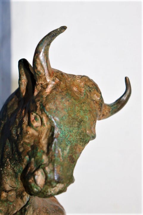 Pierre Chenet - vol bronzen aanvallende stier kopen? Bied vanaf 350!