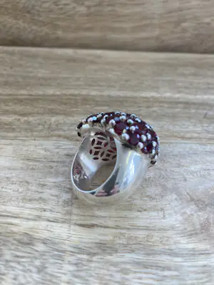 Zilveren hartvormige ring met kleurstenen kopen? Bied vanaf 52!