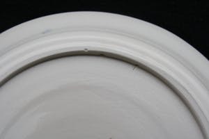 Niet of onleesbaar gesigneerd - Twee Prachtige Oud Hollandse Ronde Pap Borden met opstaande rand in Witte en Bla kopen? Bied vanaf 1!
