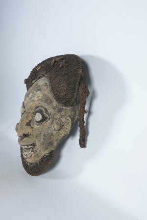 Kameroen - Houten Masker met vlechten kopen? Bied vanaf 1!