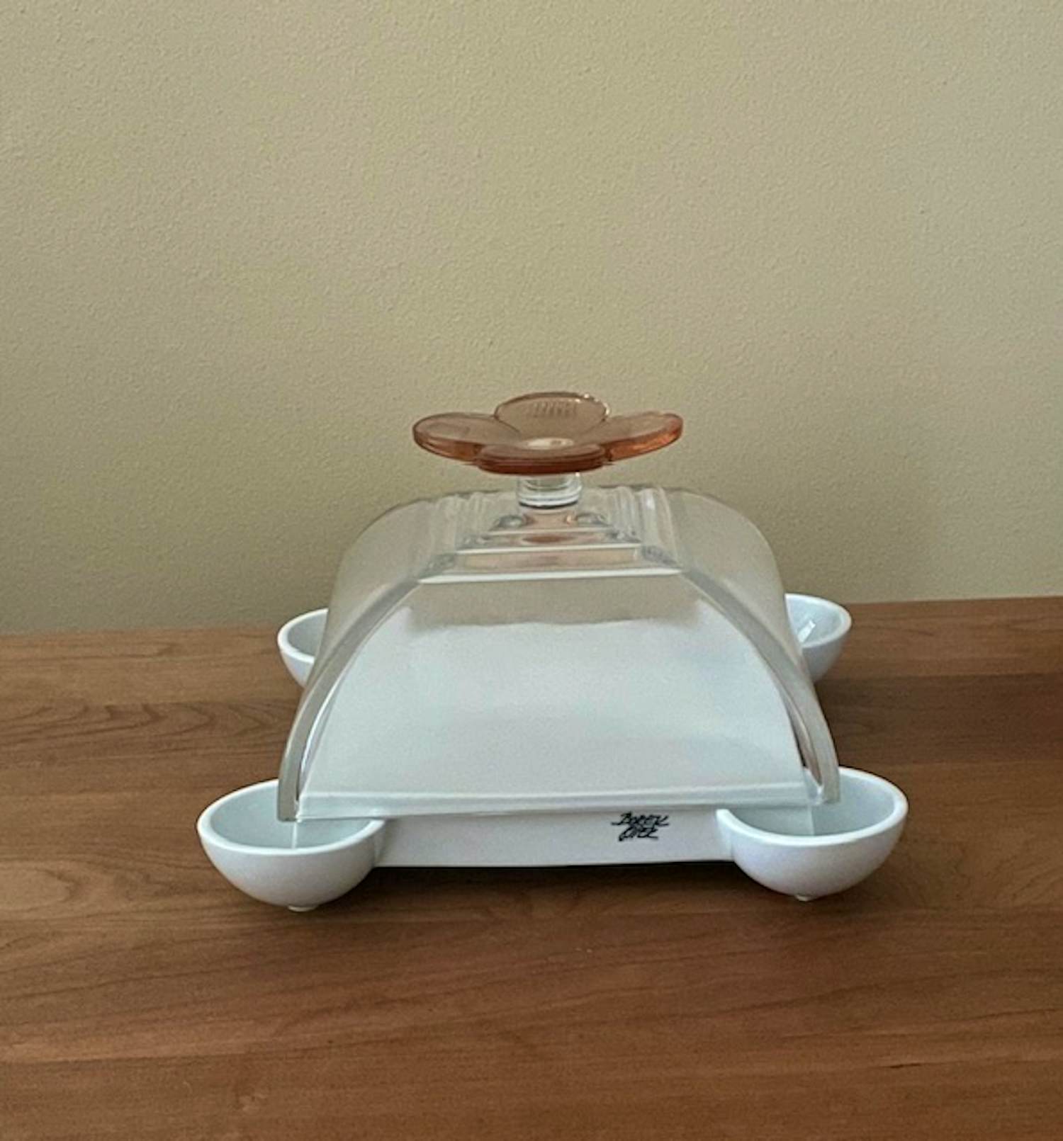 Borek Sipek - Handgemaakte stolp van Boheems kristal met witte porseleinen presenteerschaal kopen? Bied vanaf 135!